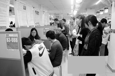 东莞高校毕业生招聘会月薪6000元难觅技术人