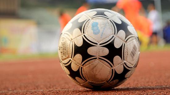 2015年江门市“富力杯”校园足球冠军赛在体育场开赛。