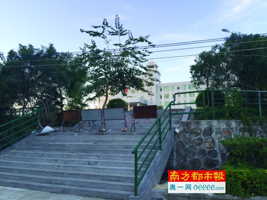 台山卫校与敬修职业技术学校之间的围墙已拆除。