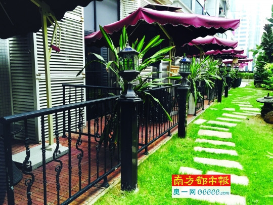某月子中心带阳台的套房外观。