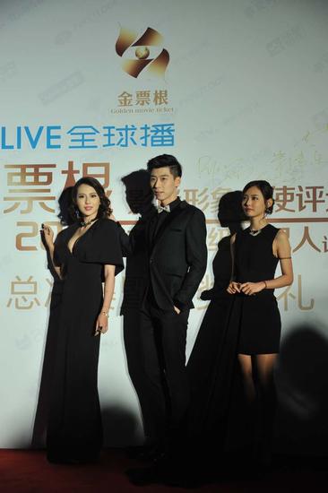 Miss Like和王博文同台走红毯