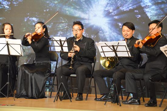 现场表演