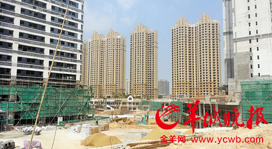 东莞楼市一片红火 秦小辉 摄