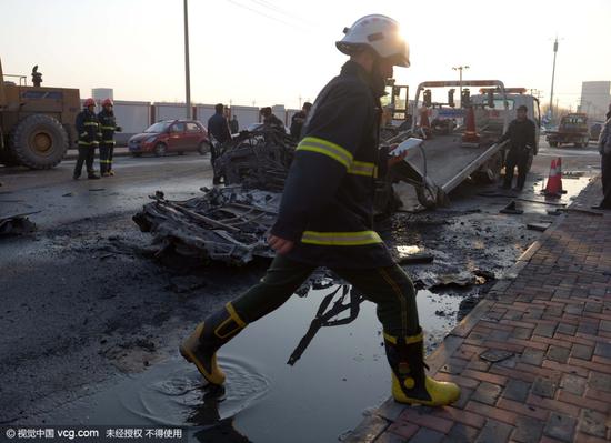 天津双港镇街头突发大火 现场浓烟滚滚_佛山频