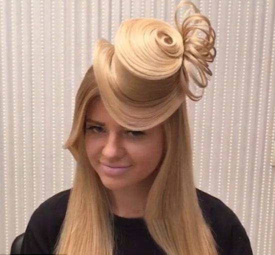 俄罗斯女发型师编新型发型 用头发打造礼帽走