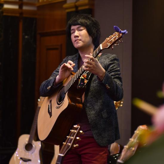 卢家宏现场演奏