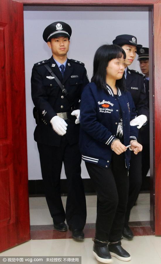 公诉机关指控:2015年8月13日凌晨1时许,被告人杨彩兰(女,1996年4月