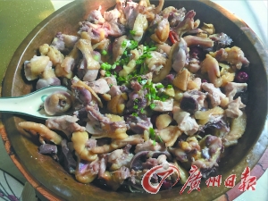铜盘蒸鸡。