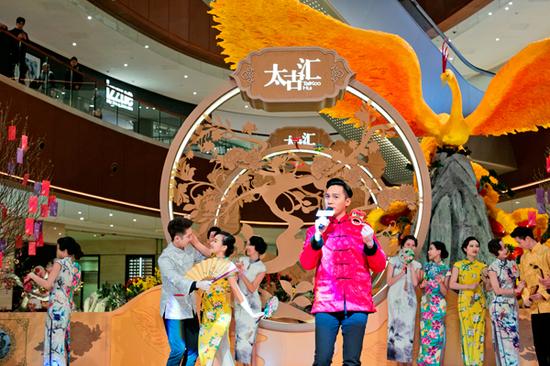 东山少爷载歌载舞迎新年