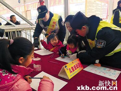 ■带着孩子从广州火车站出行的，可以去母婴专用候乘区打发时间。