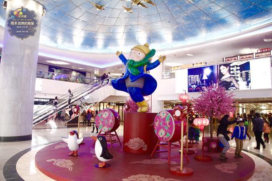 北门进去迎面而来的布展