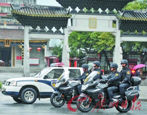 “羊城突击队”车队在中心城区开展巡逻。 广州日报记者黎旭阳 摄