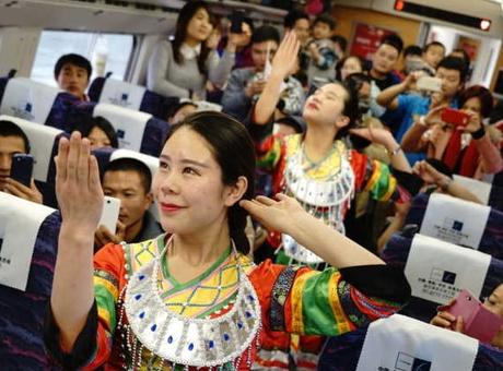 摩托车大军幸福列车启航