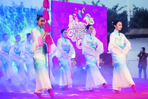 　　舞蹈演员再现北宋年间用于祭祀的《五羊仙舞》。 