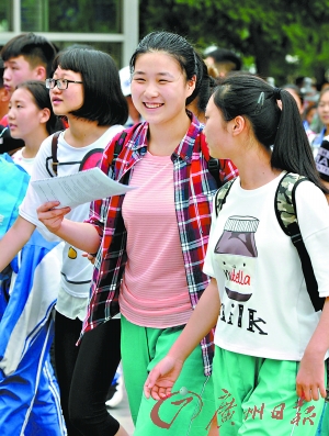 从今年开始，广州中考实施“指标到校”， 示范性普通高中学校将30%的招生计划直接分配到初中学校。 新华社图
