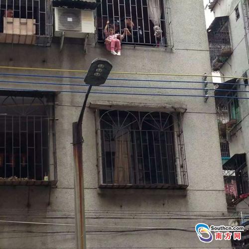 佛冈警方解救受困女童