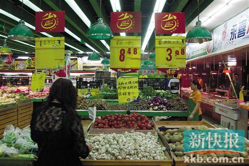 ■广州天河区棠下某超市，蒜头的价格每斤超过了8元。