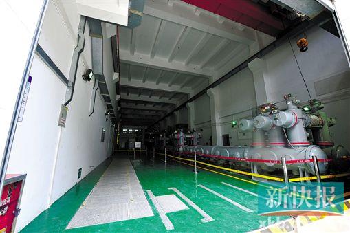 永福变电站内部景象。 新快报记者 祝贺/摄