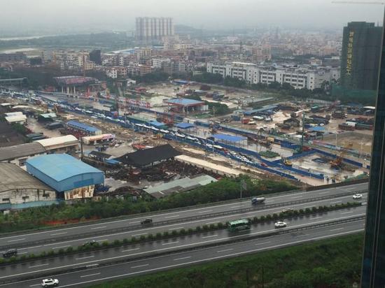 佛开高速跨线桥下面被淹