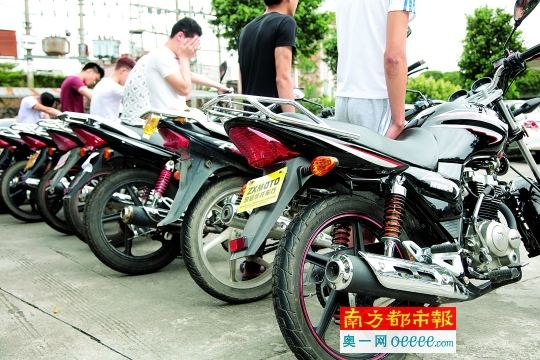 惠东警方缴获的无牌摩托车。