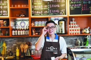 广大附中高二学生,广大附中学生文化公司董事长,“广附时光”咖啡店总经理。