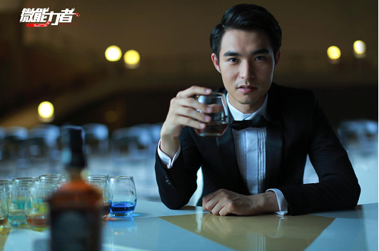 徐梦奇在剧中与酒保进行斗酒