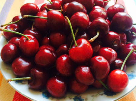 樱桃别多吃 热性食物或容易诱发毒疮_湛江频