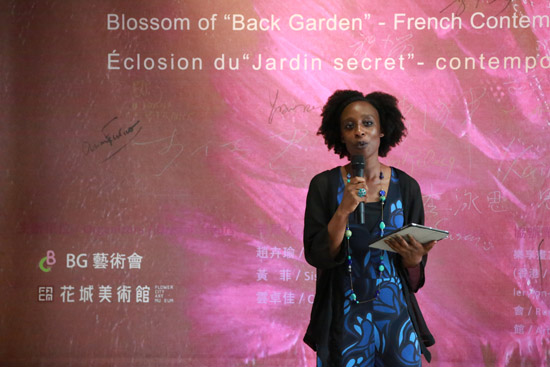 ��չ9λ����֮�ѩ��Ůʿ