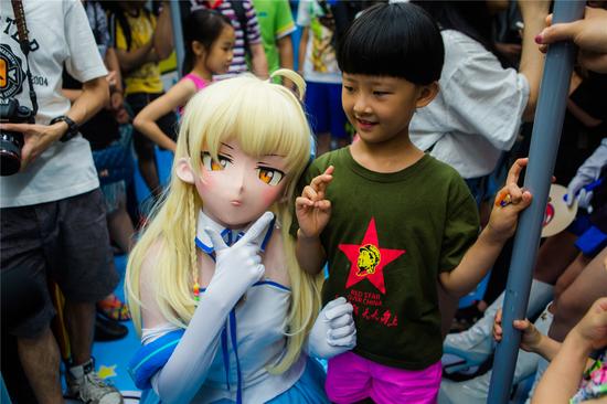好奇的小朋友们