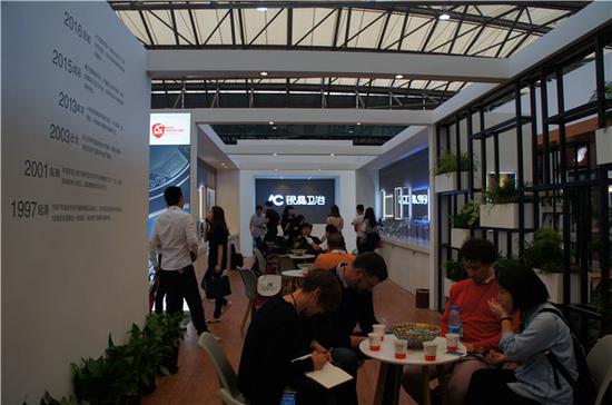 银晶卫浴在2016上海厨卫展现场