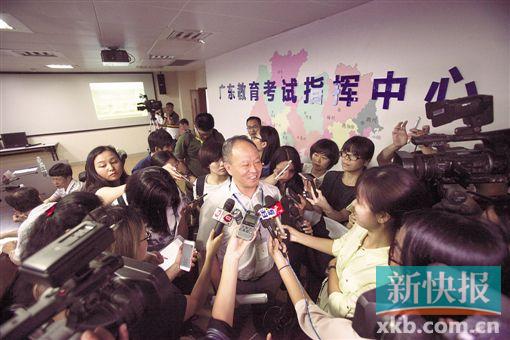 2016年6月7日，广东省教育考试院副院长黄友文接受记者采访。新快报记者 李小萌/摄