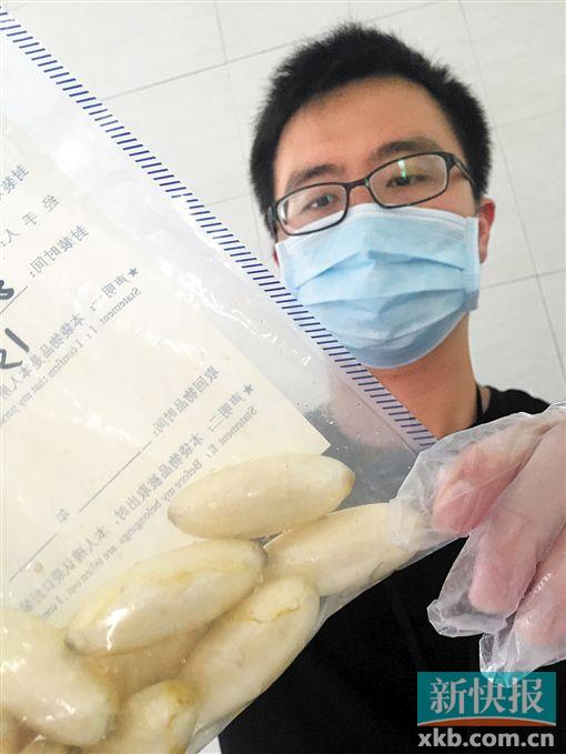 ■年轻的缉私警察告诉新快报记者:进入海关之前从没想过从事的工作是与走私毒品嫌疑人共处一室,每天忍受难闻的气味看着这些人排泄。但是在打击毒品走私路上,他会坚持走下去。