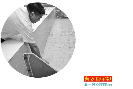  ↑处理后的渗滤液成了清水。南都记者 田飞 摄