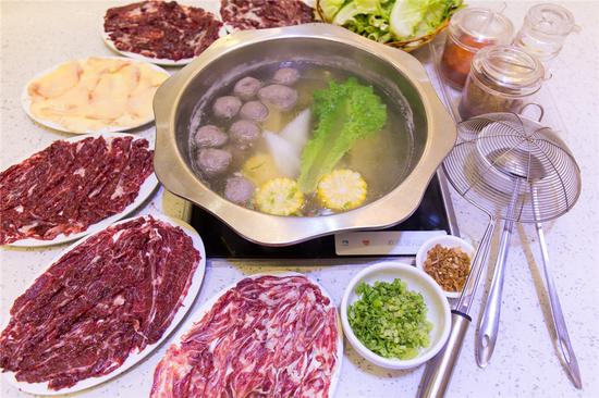 现切牛肉新鲜上桌