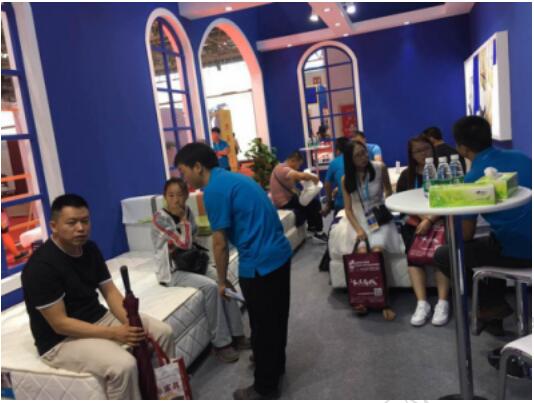 慕岛床垫亮相北京国际家具展 首日销售额过百