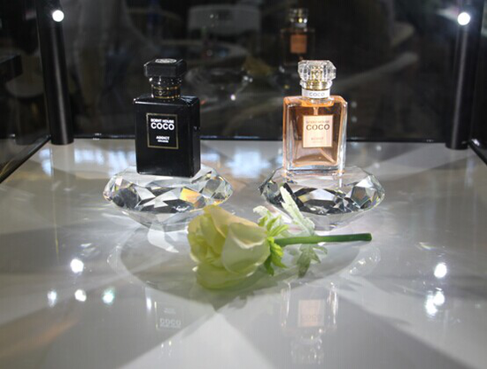汇香坊COCO香水独家特约华娱《SUNDAY》