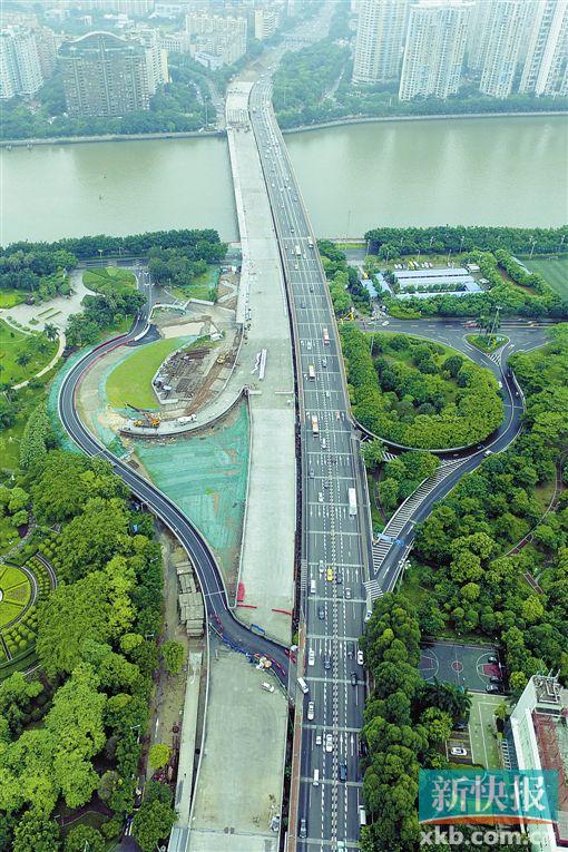 ■广州大桥拓宽工程密锣紧鼓进行中,新桥部分力争在8月30日完工。