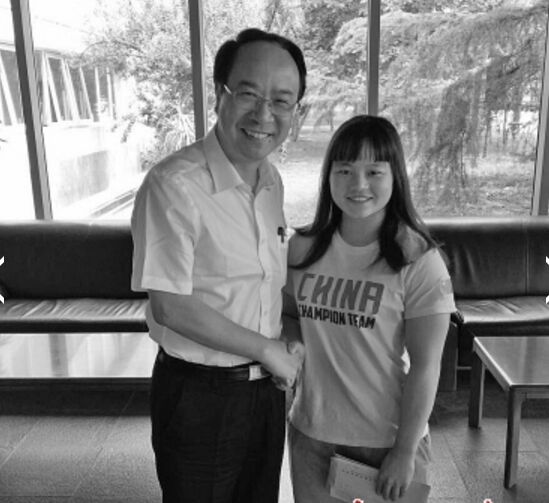 7月13日，惠州市副市长刘冠贤带队前往国家体育总局看望备战中的黎雅君。杨润轩 摄