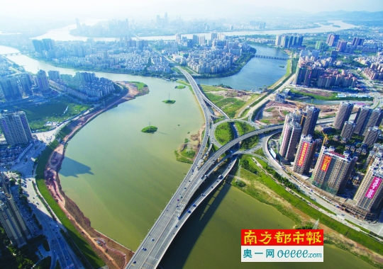俯瞰惠州市区，东江、西枝江和新开河蜿蜒而过。 南都记者 陈伟斌 摄