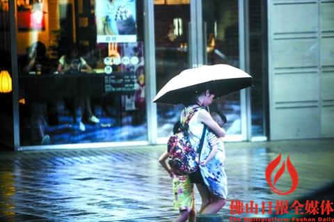 第4号台风妮妲逼近广东省 明日起风雨来袭_佛