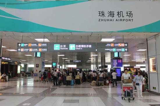 珠海机场未出现大量旅客滞留机场,航站楼内秩序正常 (1)