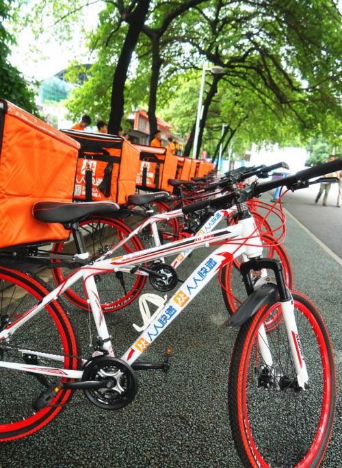 开启骑行配送 人人快递成绿色环保代言人_湛江