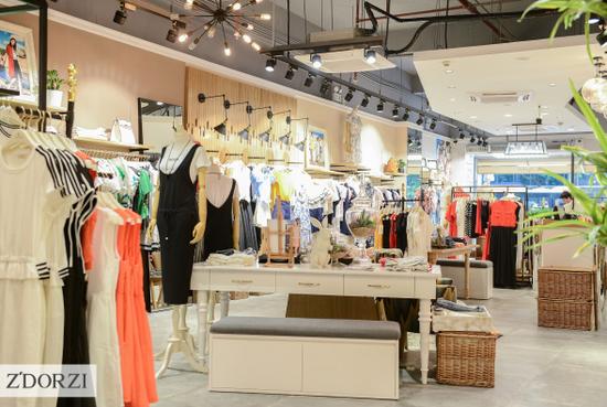 快时尚女装直管联营 卓多姿实体店的变革_湛江