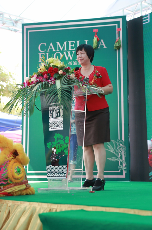 湛江 正文  随后,绿油农业骆东梅董事长,龙川县邓谷香副县长分别上台