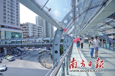 未来5年将新建10座人行天桥方便市民过街。南方日报记者 王昌辉 摄