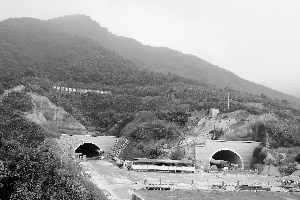 潮惠高速两座特长隧道贯通 预计年底全线通车