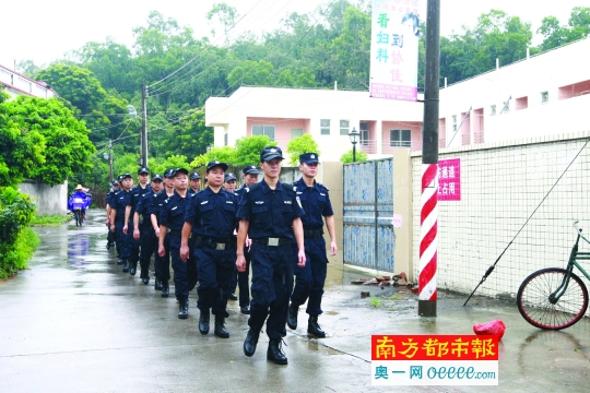 珠海成立首个志愿者警察社区中队