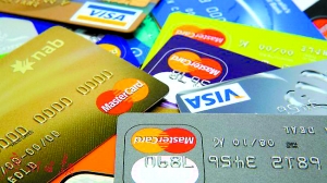 出门旅行时应看好自己的信用卡。