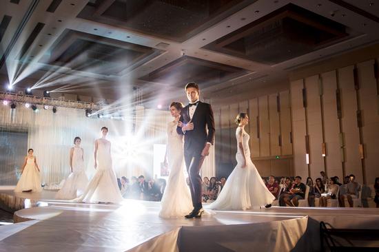 广州南丰朗豪酒店举办“到”梦空间2016婚礼秀
