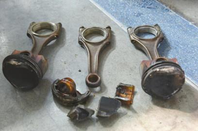 e代驾司机误操作 豪车发动机损坏维修需16万余